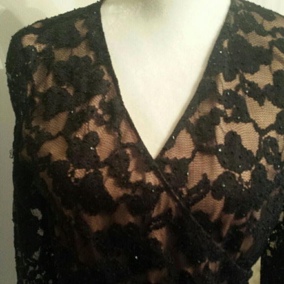 JS Boutique V-Neck Cross Over Blouse - Picture 2 of 7